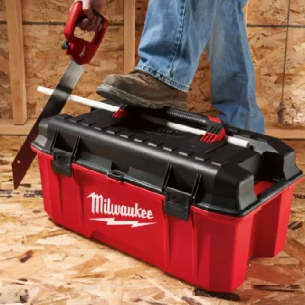 milwaukee tool box on wheels
